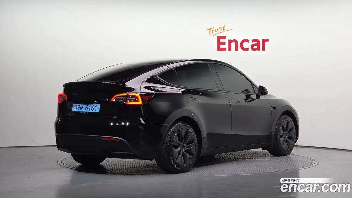 Tesla Model Y — фото 2