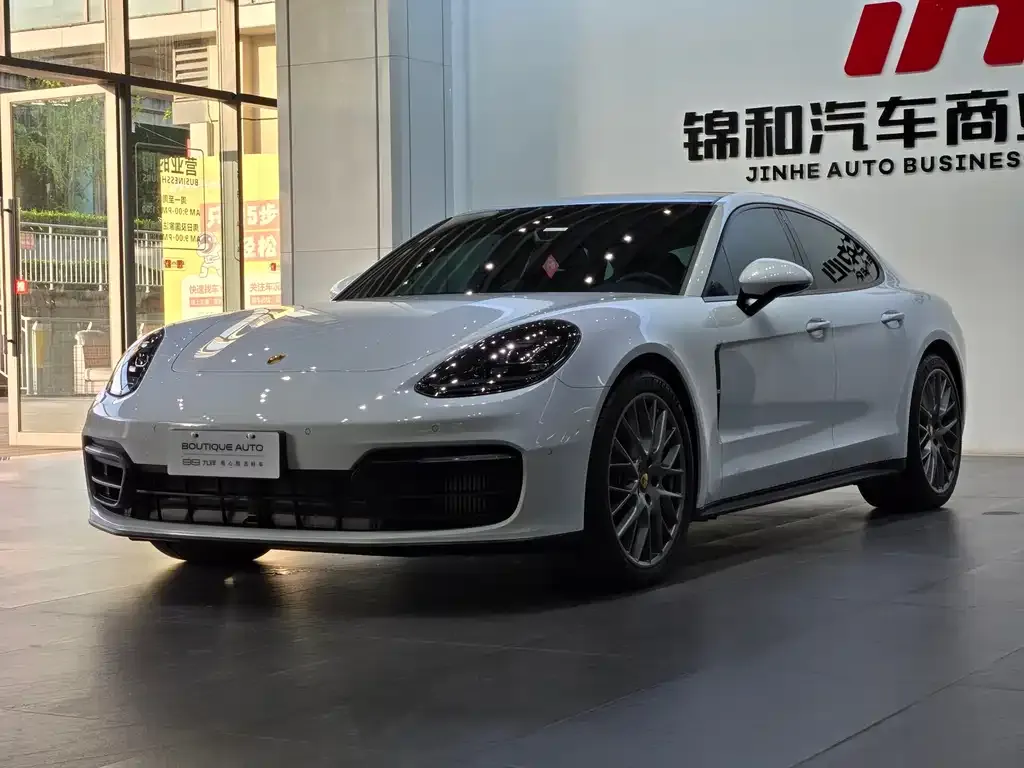 Porsche Panamera — фото 1