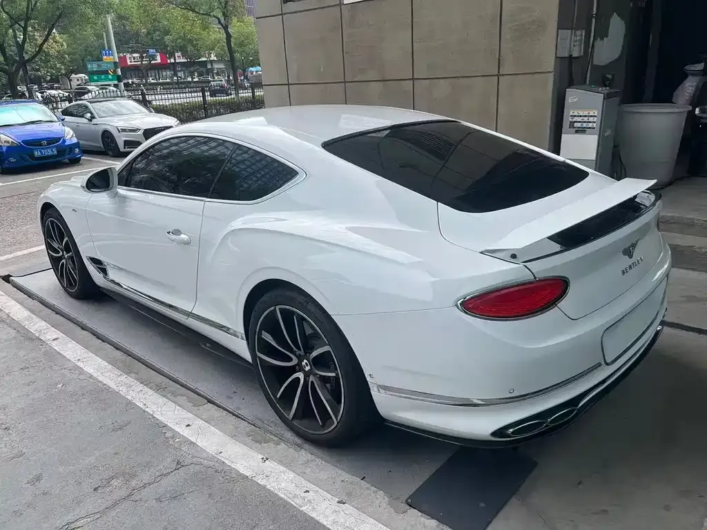 Bentley Continental — фото 4