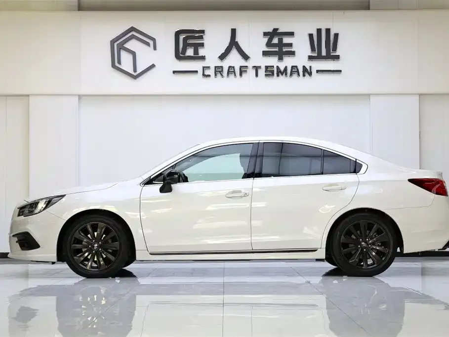 Subaru Legacy — фото 4