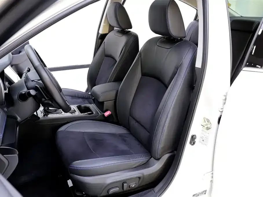 Subaru Legacy — фото 7