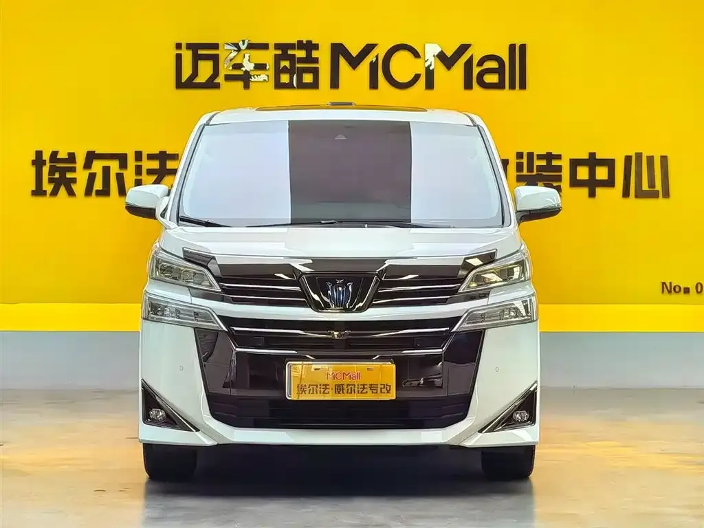 Toyota Alphard — фото 2