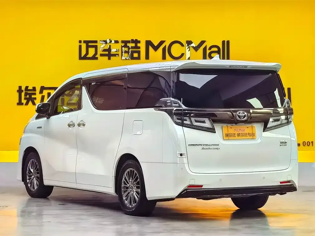 Toyota Alphard — фото 7