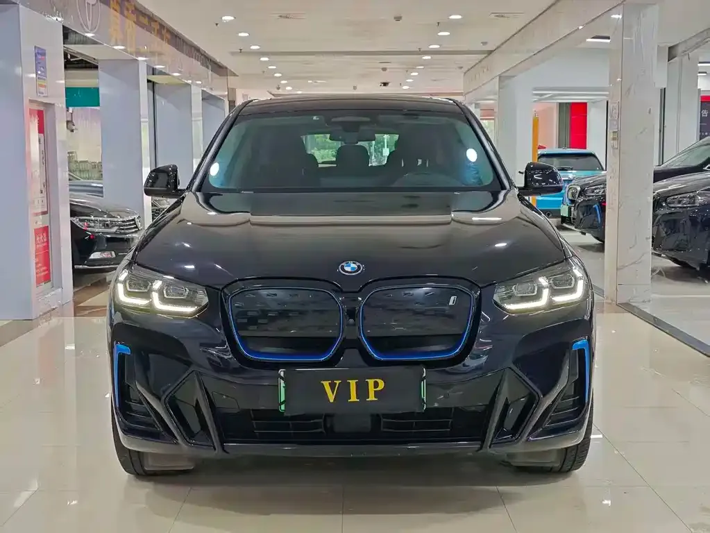 BMW iX3 — фото 2
