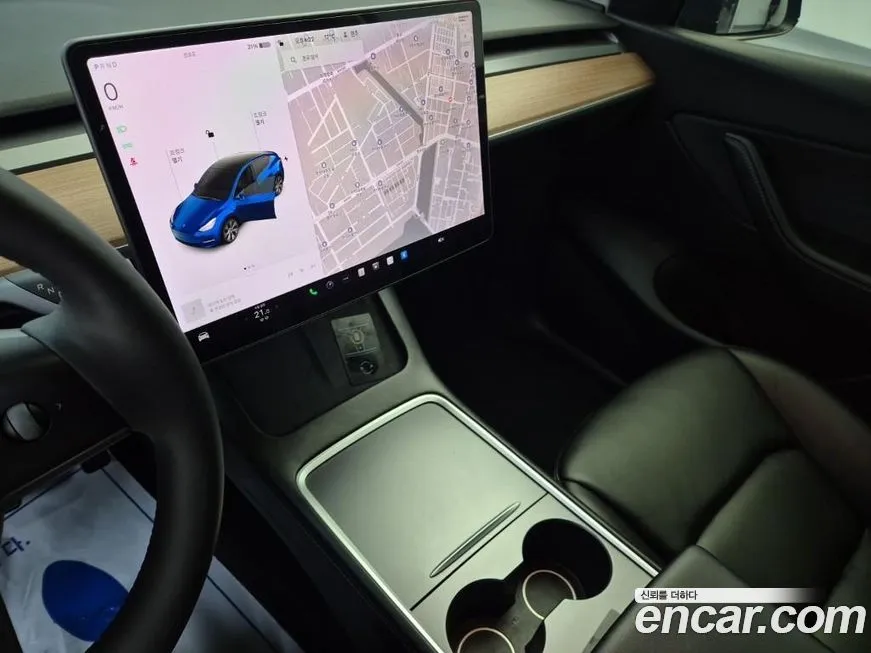 Tesla Model Y — фото 10