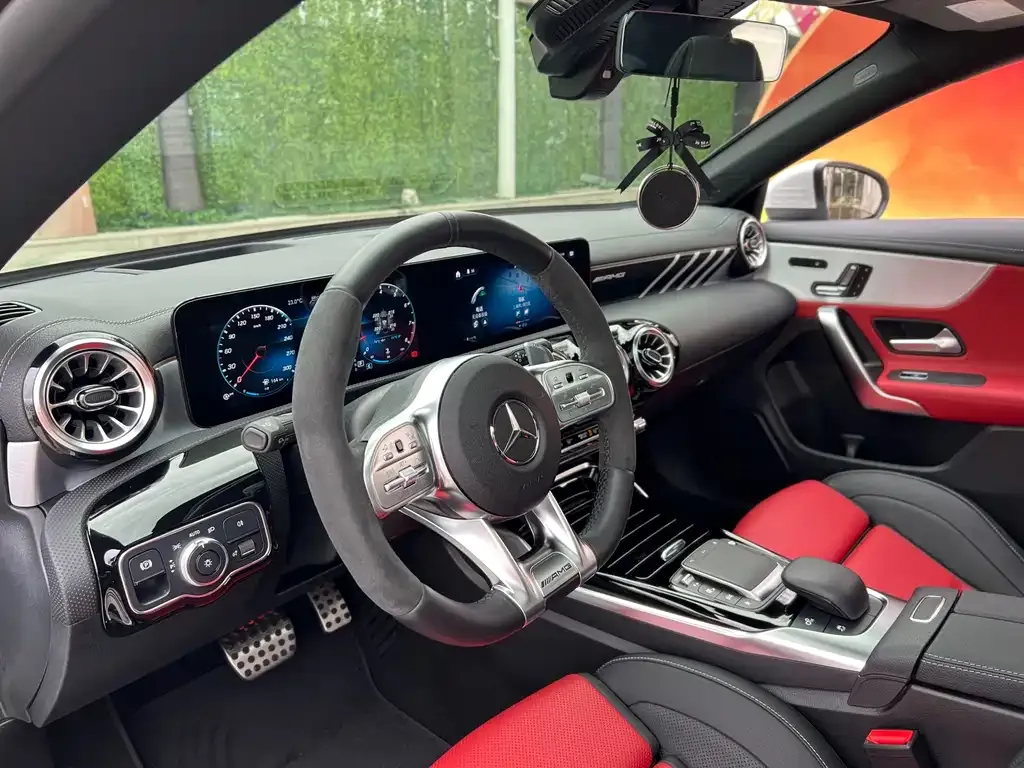 Mercedes-Benz CLA AMG — фото 9