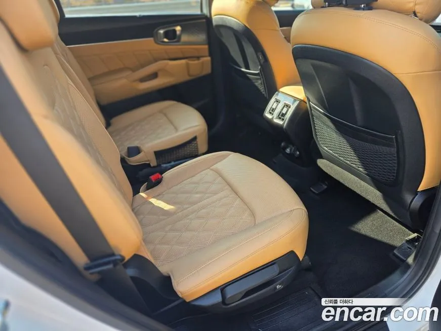 Kia Sorento — фото 10