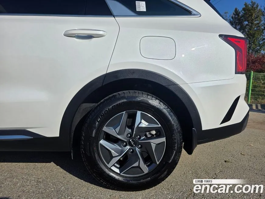 Kia Sorento — фото 5