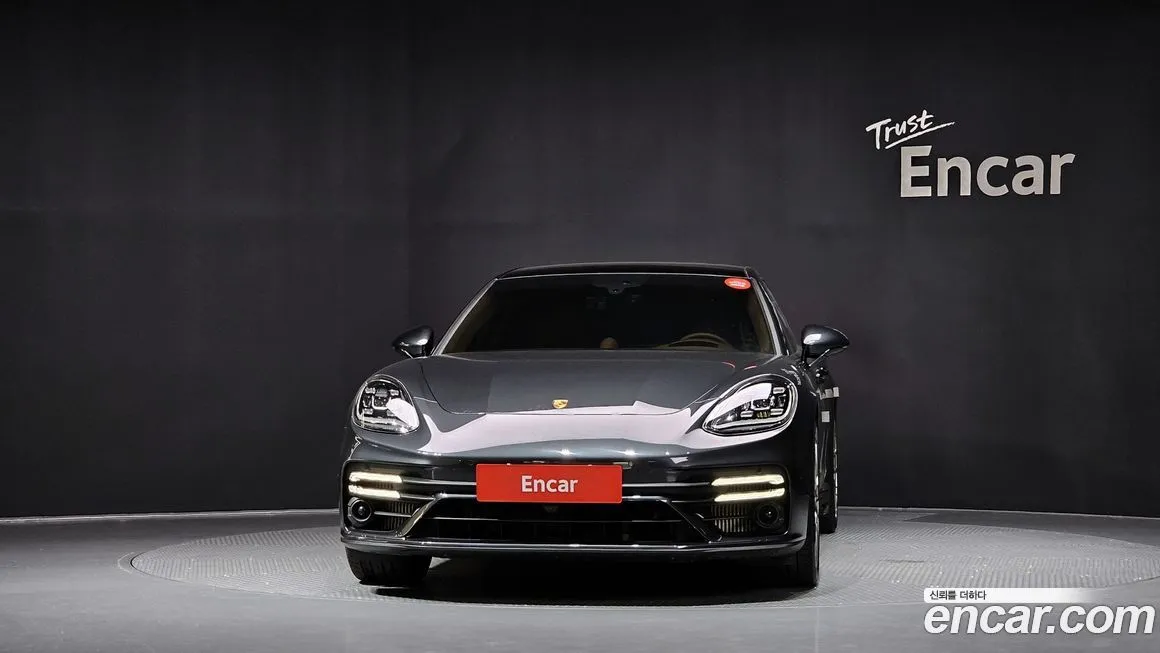 Porsche Panamera — фото 1
