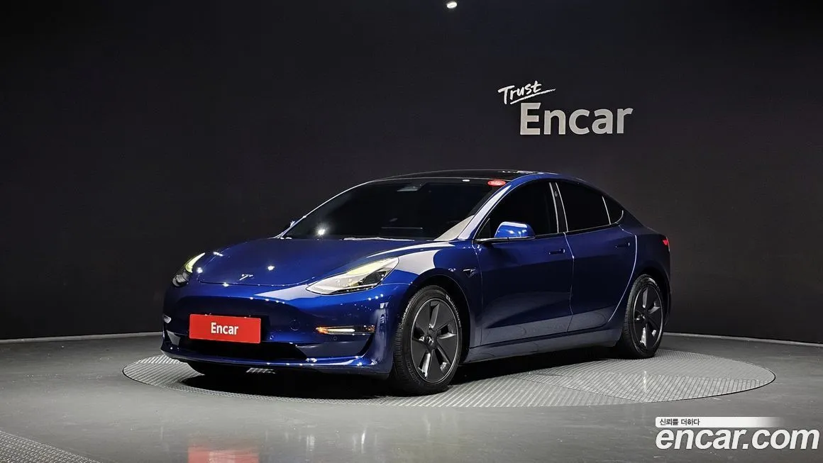 Tesla Model 3 — фото 1