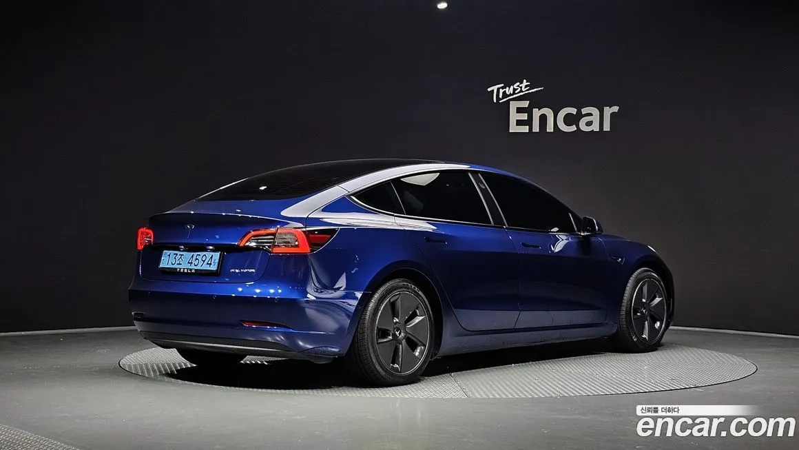 Tesla Model 3 — фото 2
