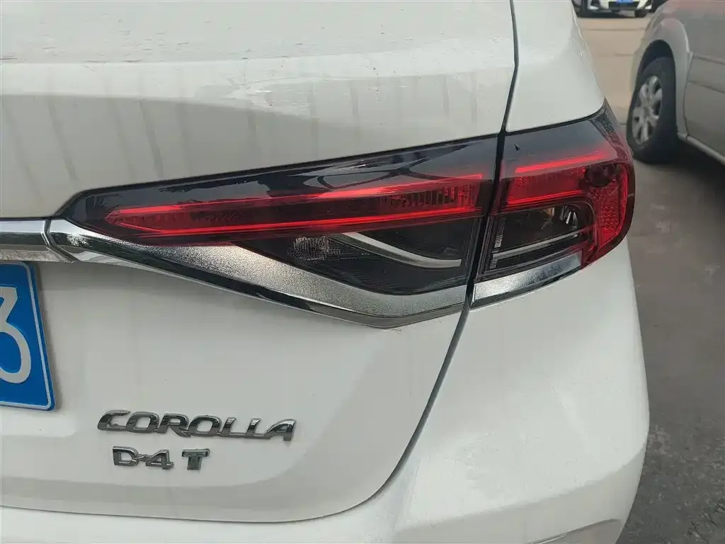 Toyota Corolla — фото 8