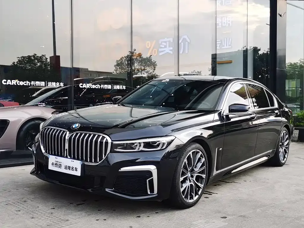 BMW 7 Series — фото 1