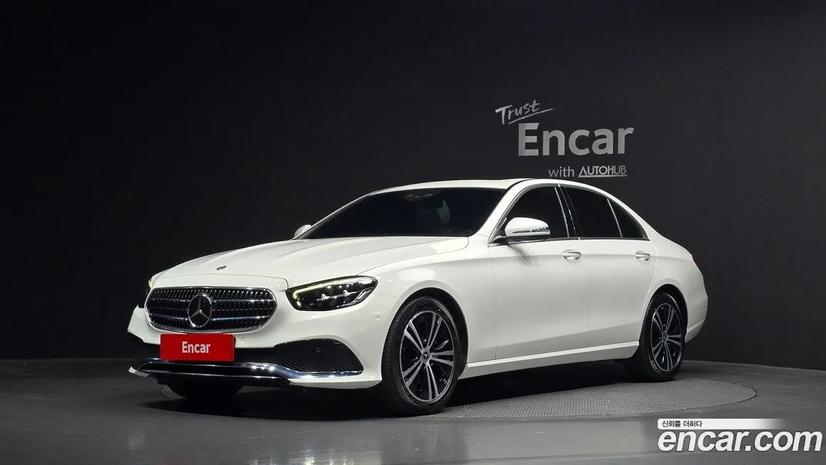 Mercedes-Benz E-Class — фото 1