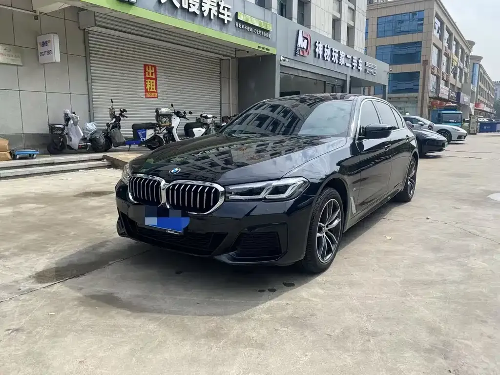 BMW 5 Series — фото 1