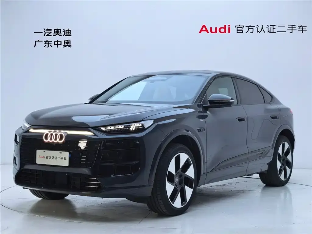 Audi Q6L Sportback e-tron — фото 1