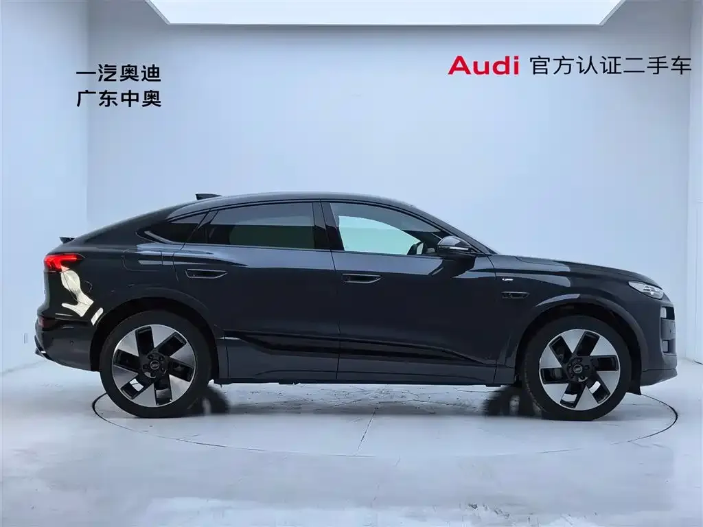 Audi Q6L Sportback e-tron — фото 3
