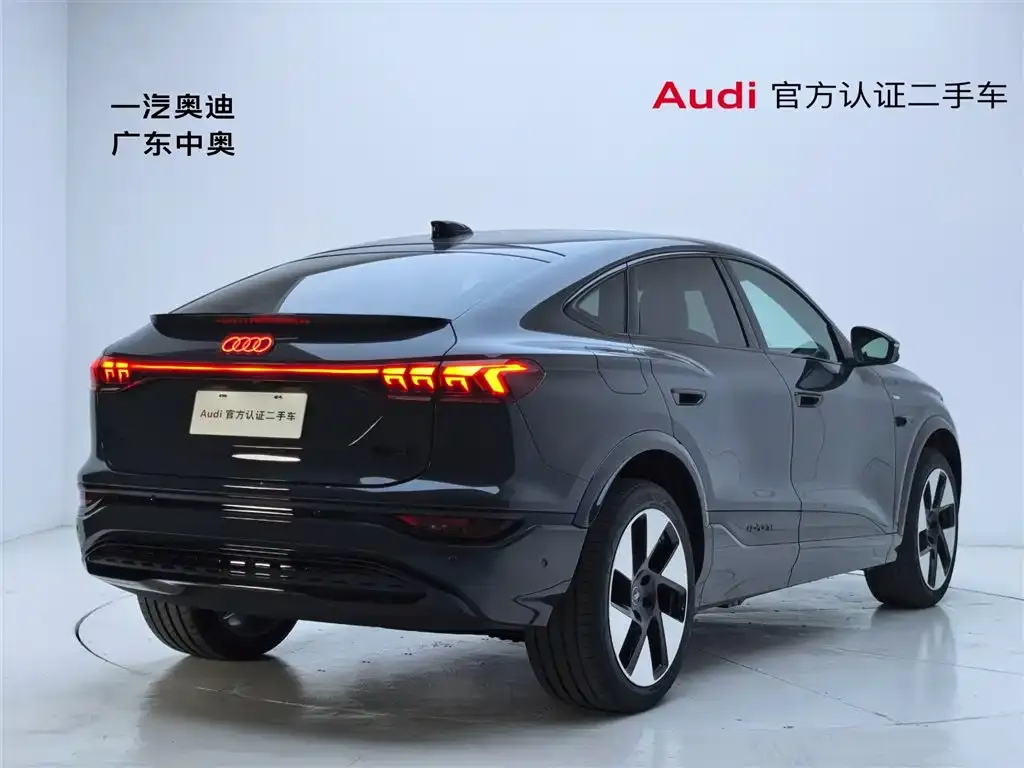 Audi Q6L Sportback e-tron — фото 4