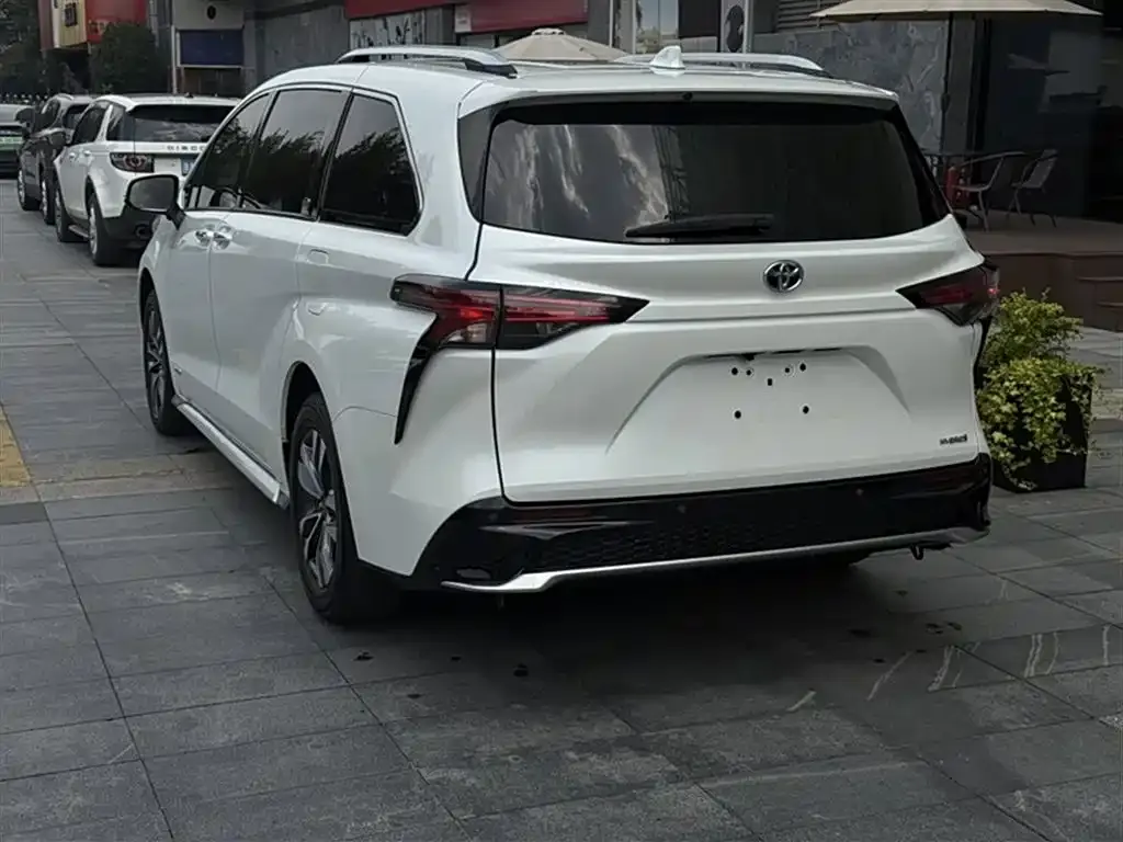 Toyota Granvia — фото 9