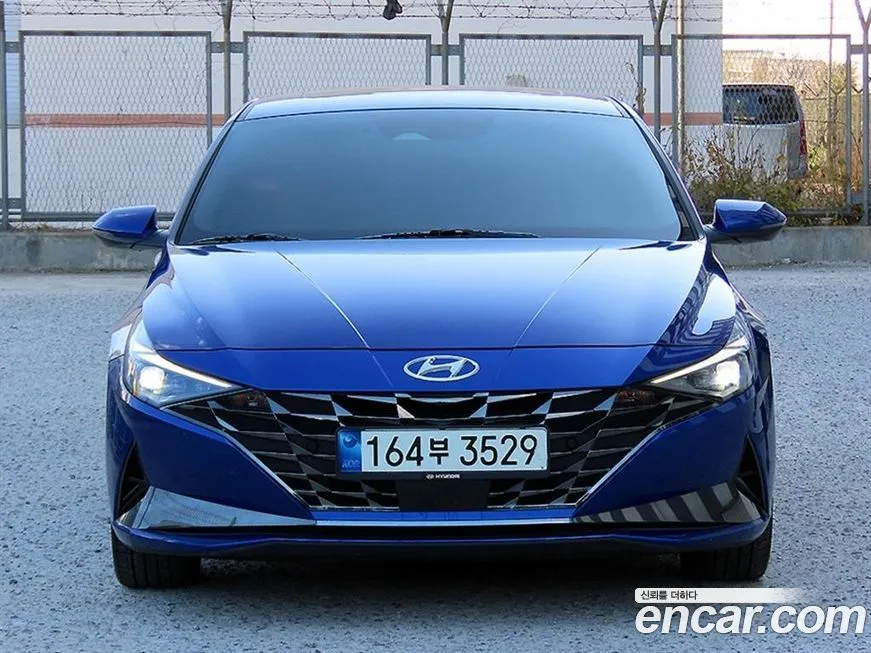 Hyundai AVANTE — фото 1