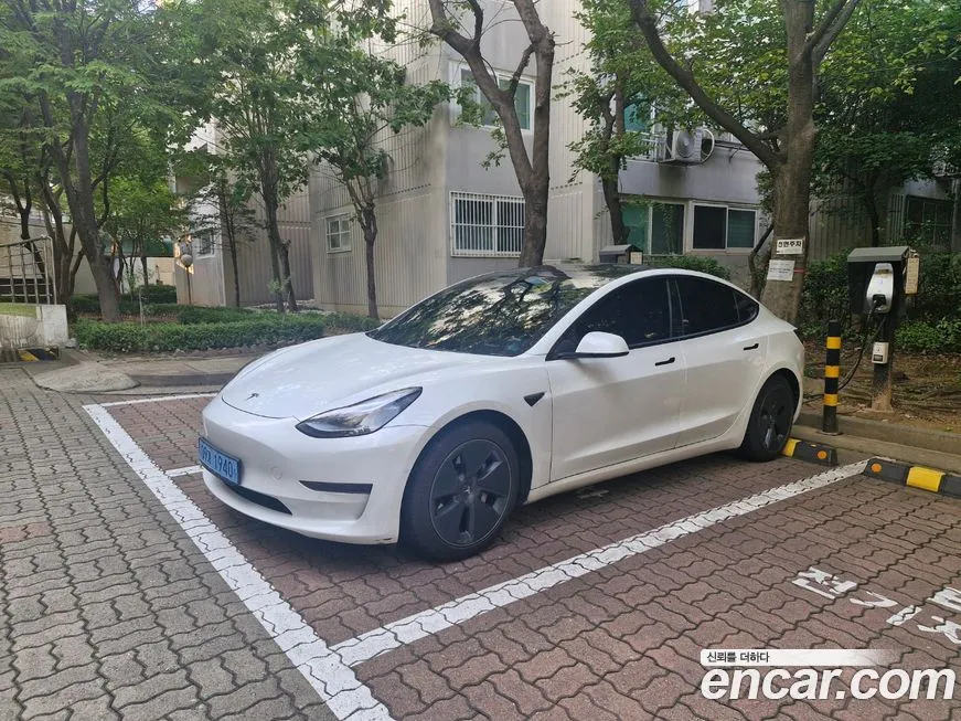 Tesla Model 3 — фото 1