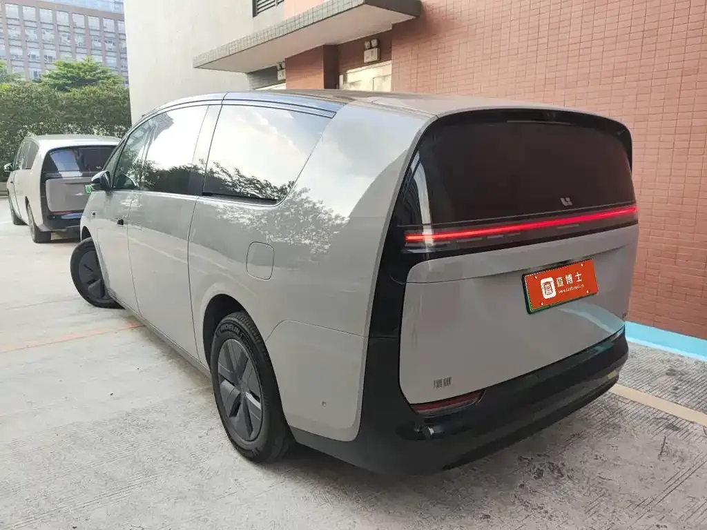 Li Auto MEGA — фото 8