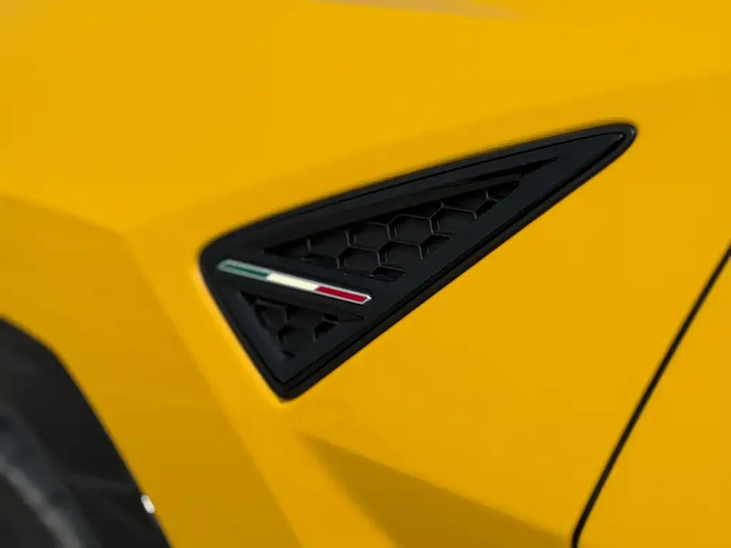 Lamborghini Urus — фото 9