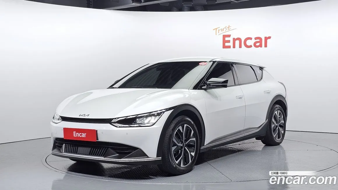 Kia EV6 — фото 1
