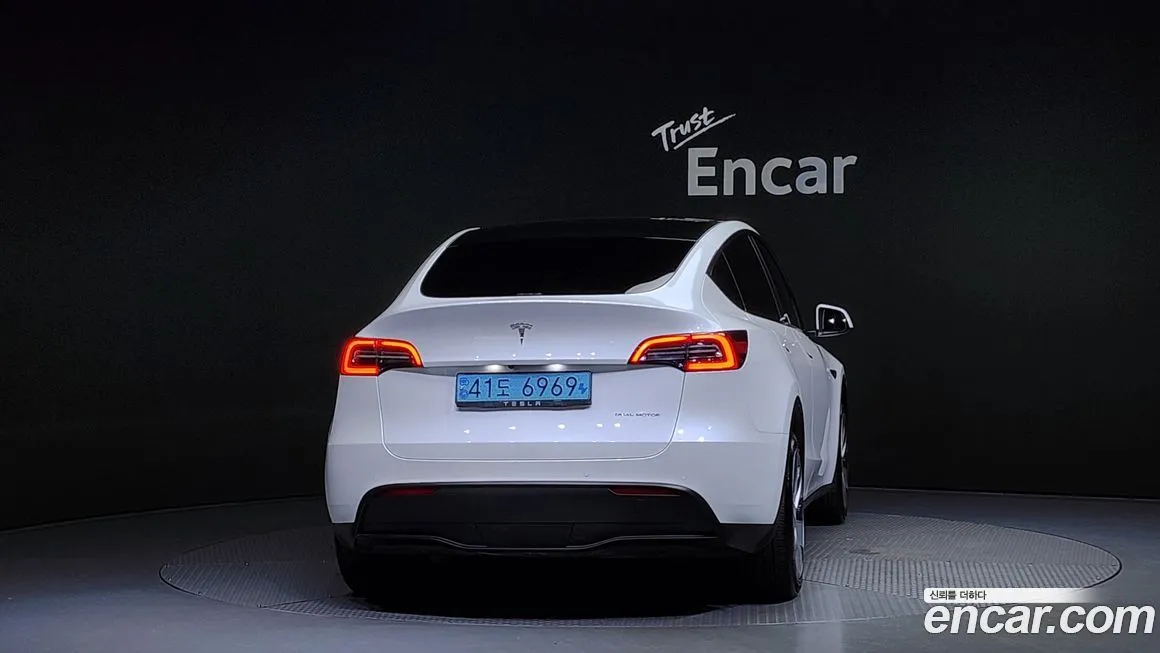 Tesla Model Y — фото 4