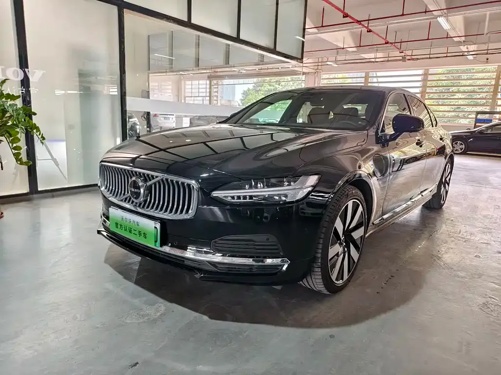 Volvo S90 PHEV — фото 1