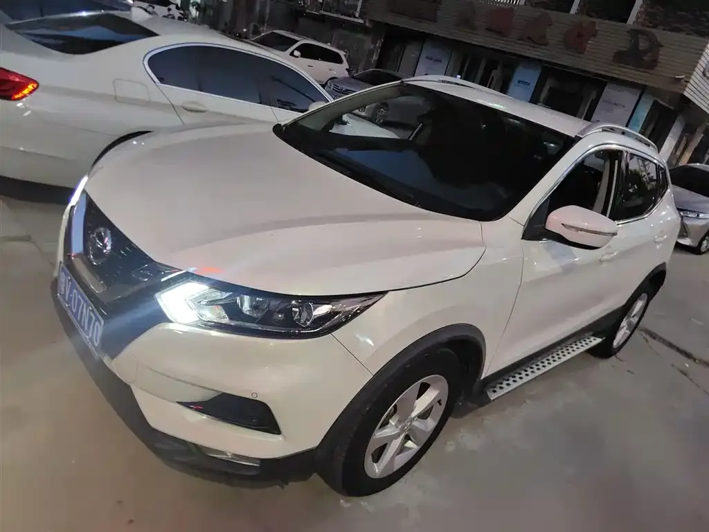Nissan Qashqai — фото 2