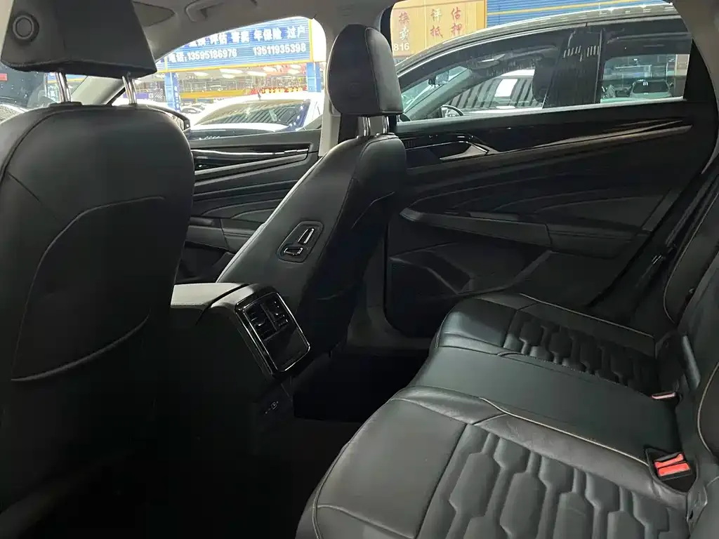 Volkswagen Passat — фото 5