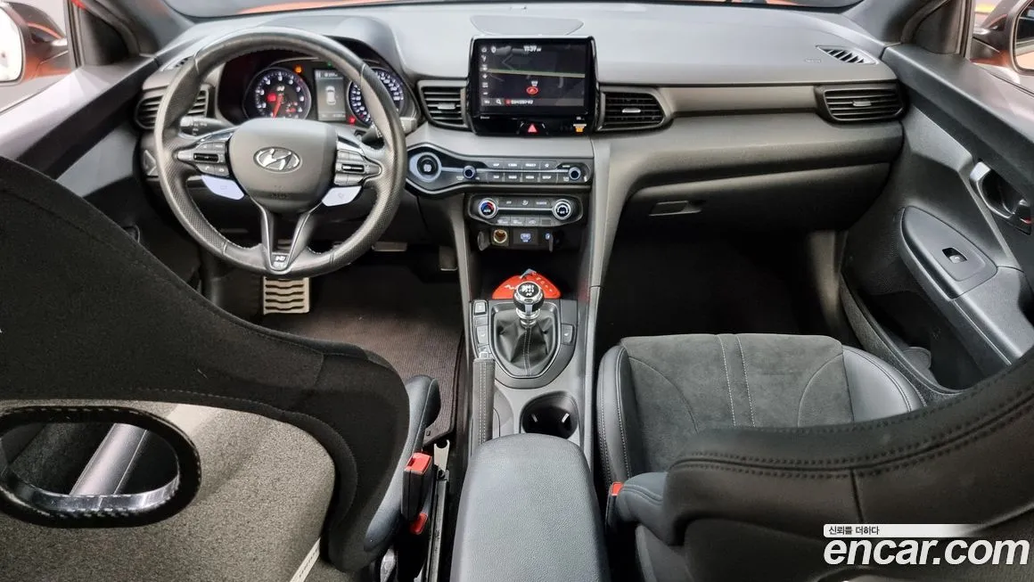 Hyundai Veloster — фото 7