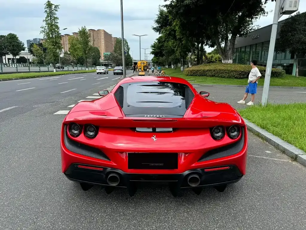 Ferrari F8 — фото 5