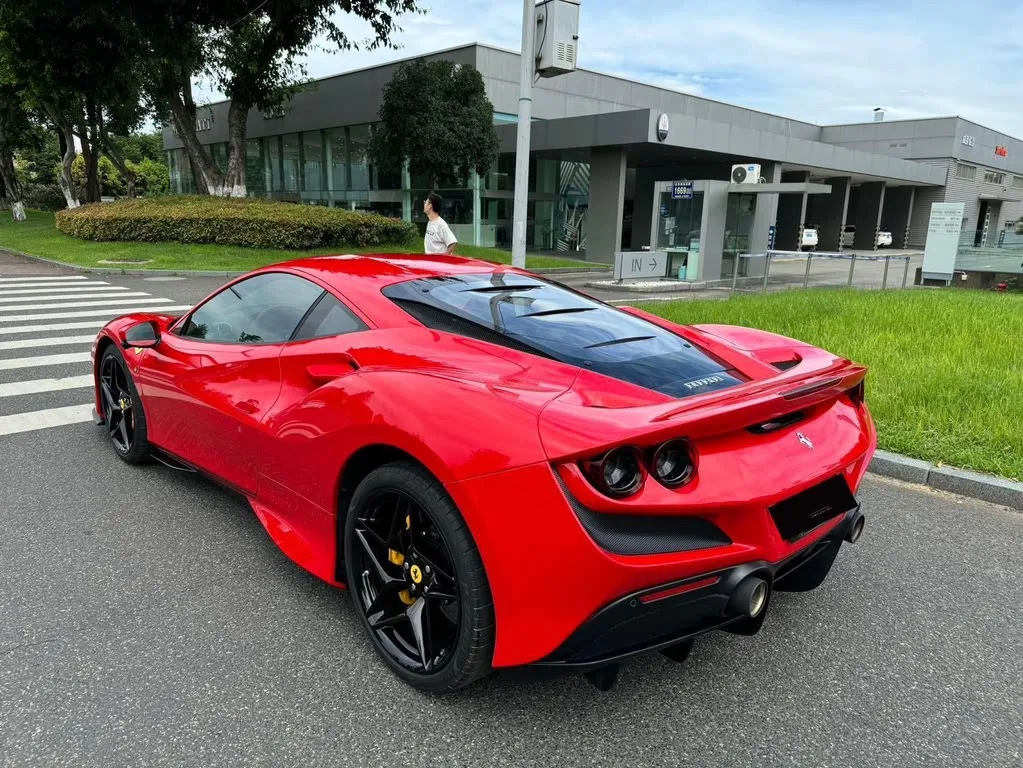 Ferrari F8 — фото 6