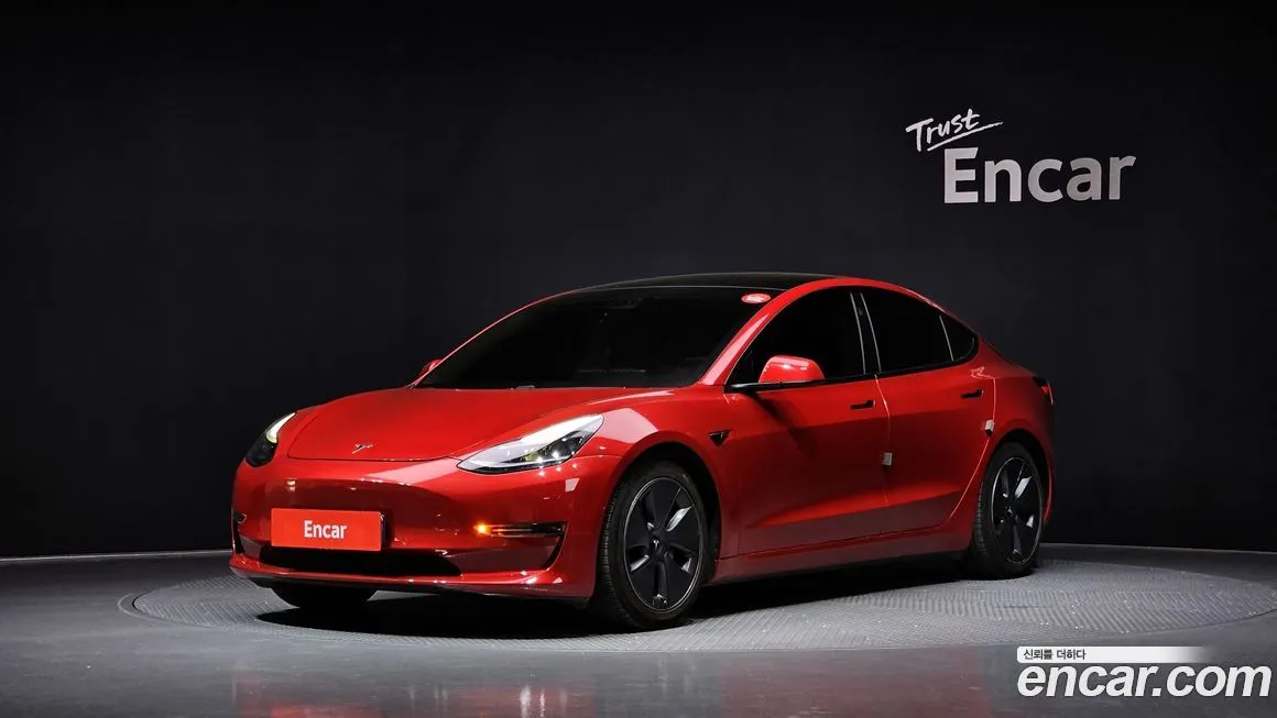 Tesla Model 3 — фото 1