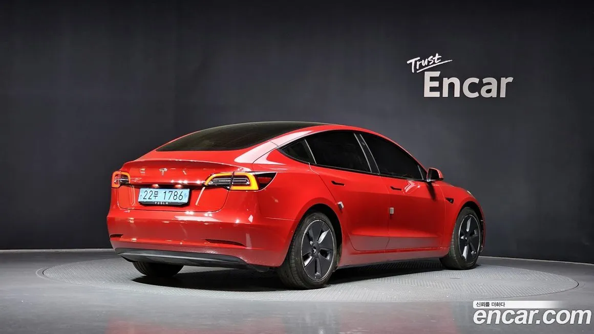 Tesla Model 3 — фото 2