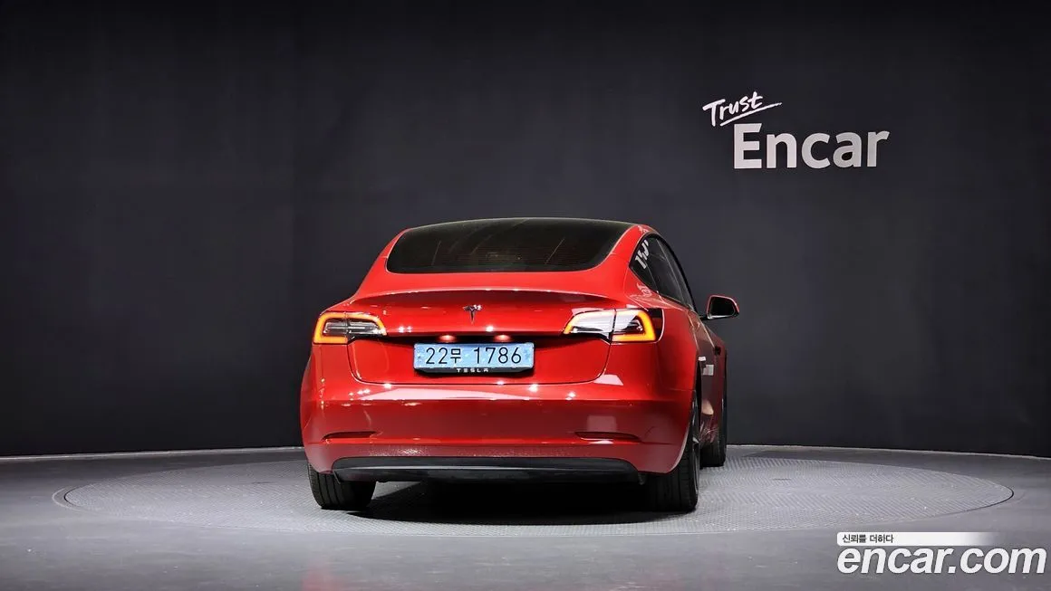 Tesla Model 3 — фото 4