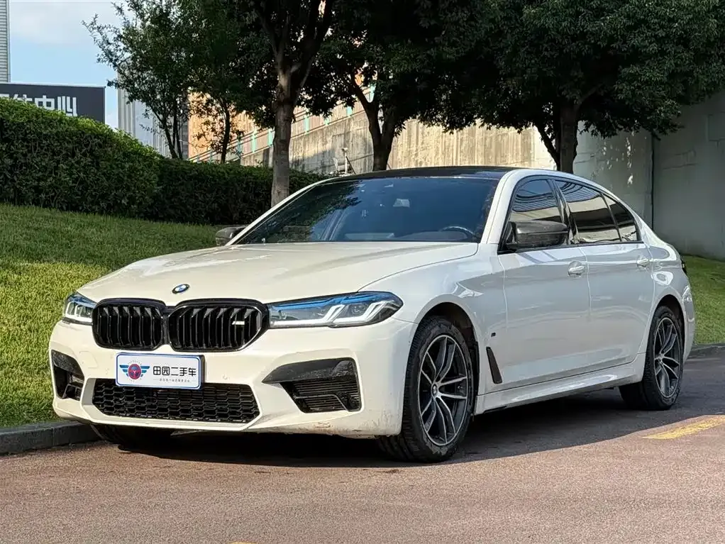 BMW 5 Series — фото 1