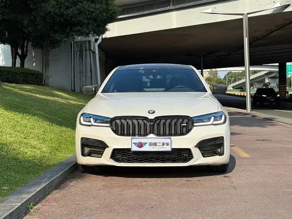 BMW 5 Series — фото 2