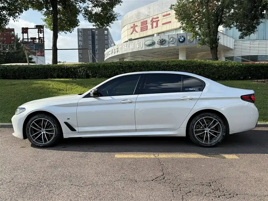BMW 5 Series — фото 3