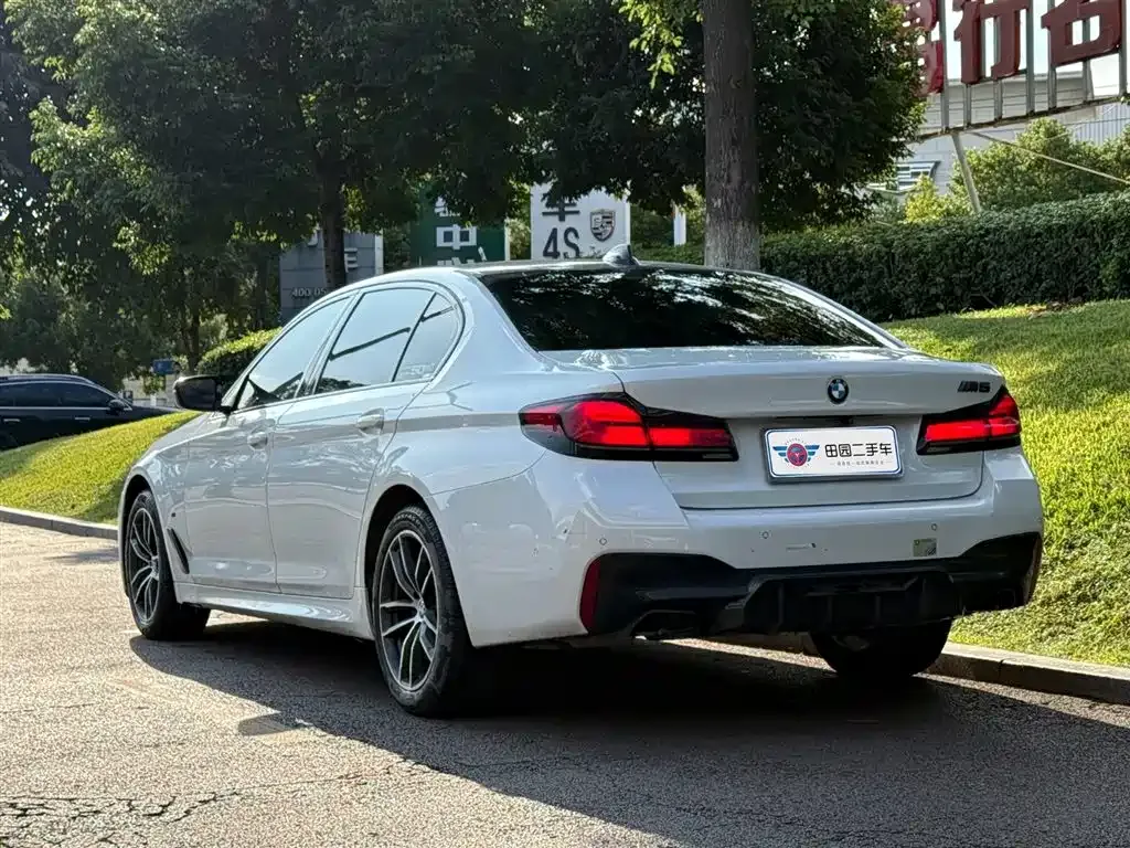 BMW 5 Series — фото 4