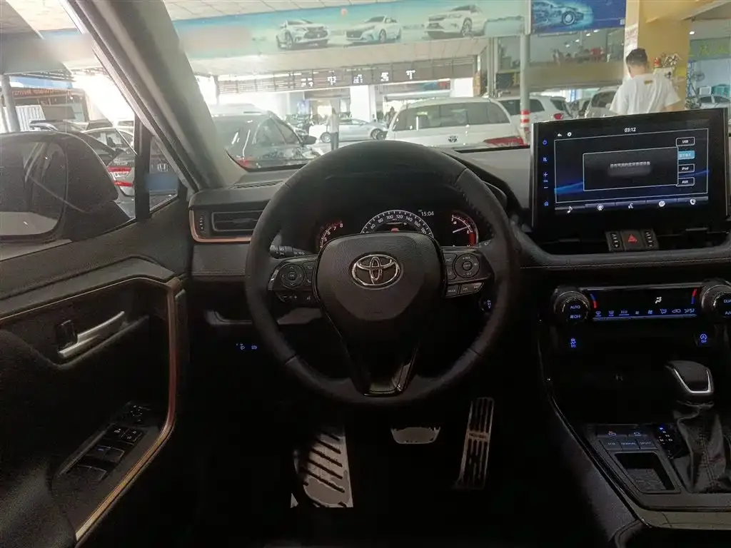Toyota Wildlander — фото 10