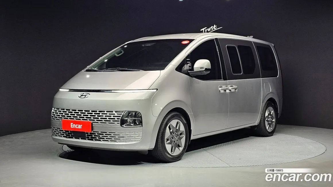Hyundai Staria — фото 1