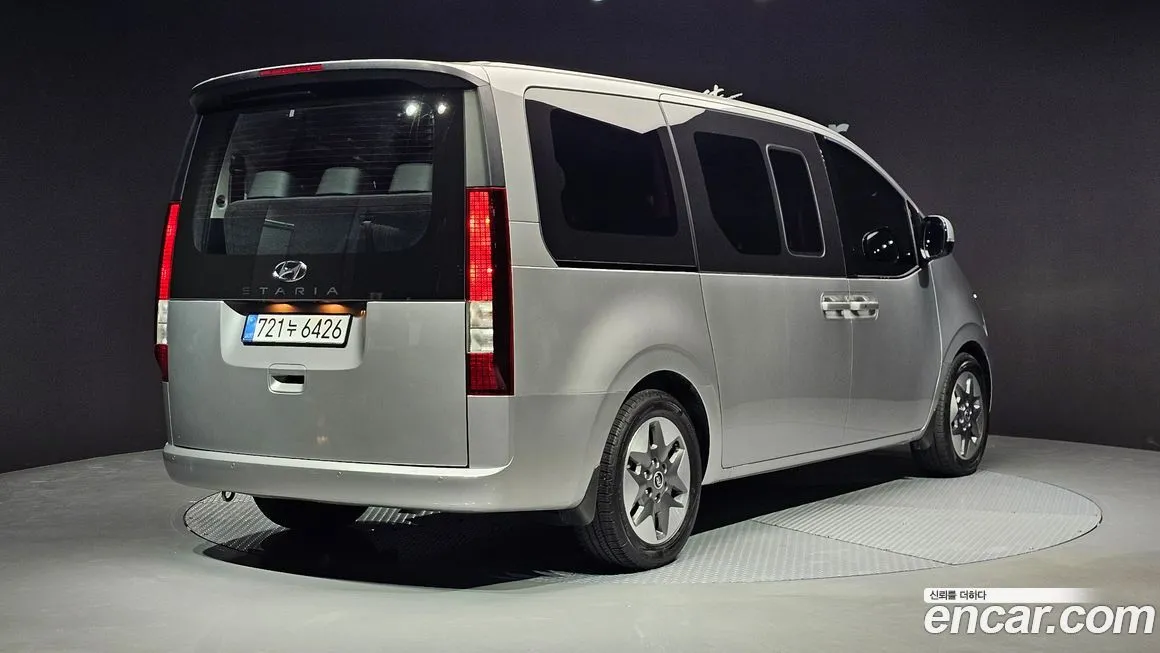 Hyundai Staria — фото 2