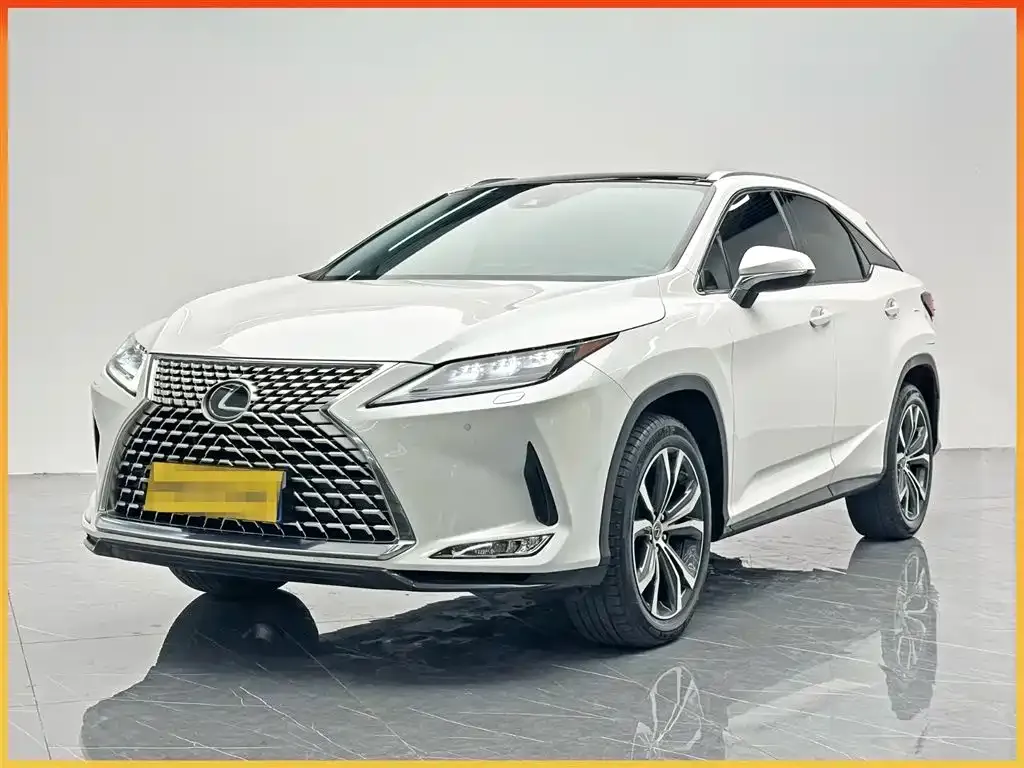 Lexus RX — фото 1