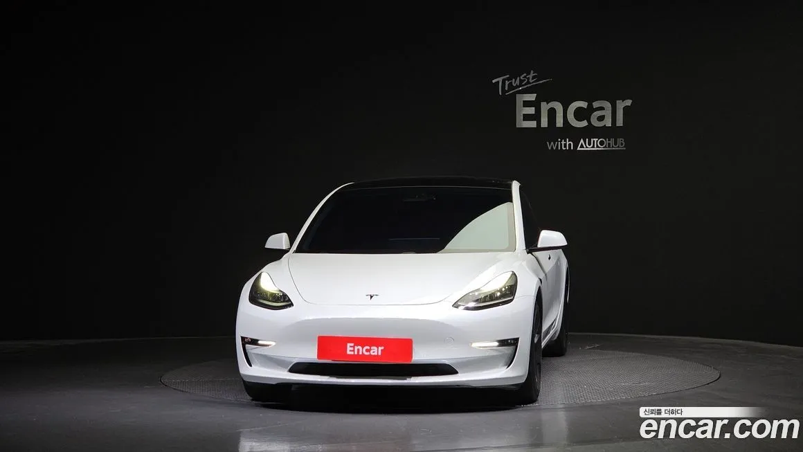 Tesla Model 3 — фото 3