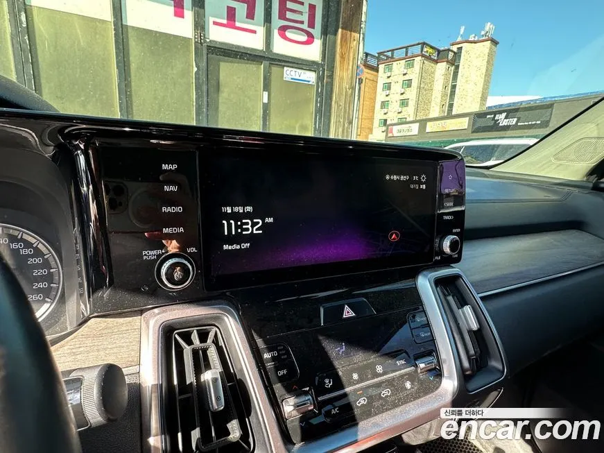 Kia Sorento — фото 10