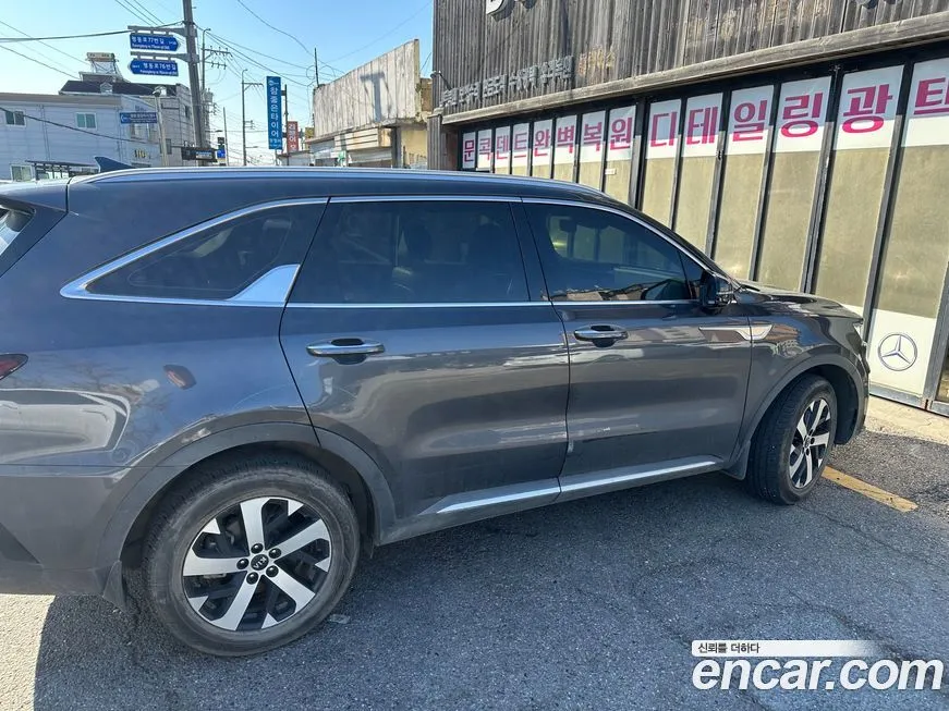 Kia Sorento — фото 5