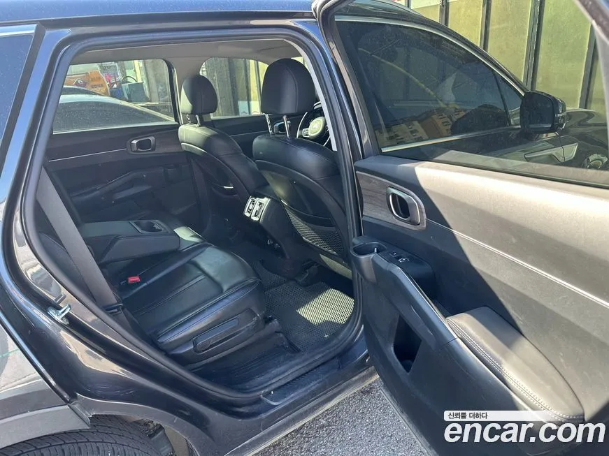 Kia Sorento — фото 7